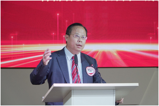 海南政法職業(yè)學(xué)院副院長、海南省委“講師團”成員、教授、博士生導(dǎo)師朱錦茂。符敦孝攝